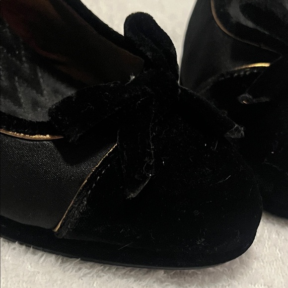 BCBG Maxazria Velvet/Satin 37/7B Black 3.5” Sexy Block Heel EUC (N) - Picture 8 of 16